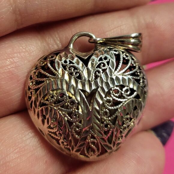 Vintage Diamond Cut Filigree Sterling Silver Heart Pendant Necklace - Picture 6 of 6